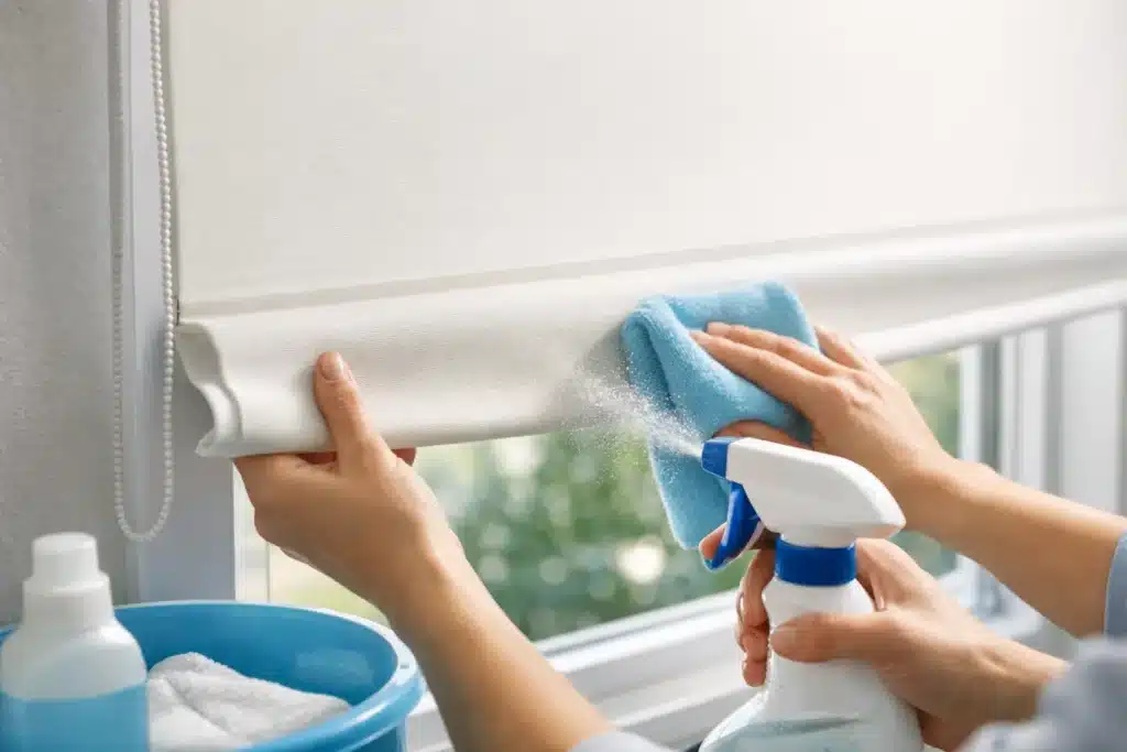 ¿Se pueden lavar cortinas roller sin dañarlas?